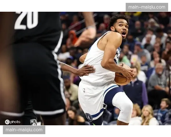 布埃诺传中成功率46.4%，成狼队少数亮点